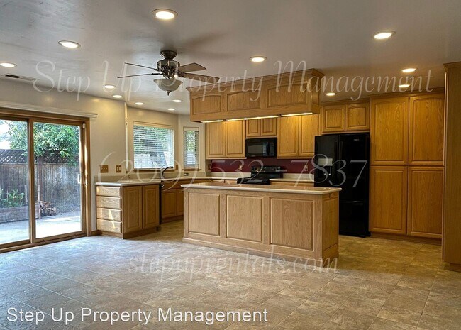 Building Photo - 3 br, 2 bath House - 11221 Racetrack