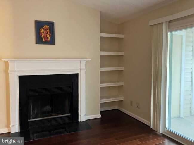 Building Photo - 1513 Lincoln Way