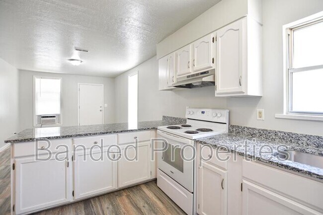 Foto del edificio - 2467 S 700 E