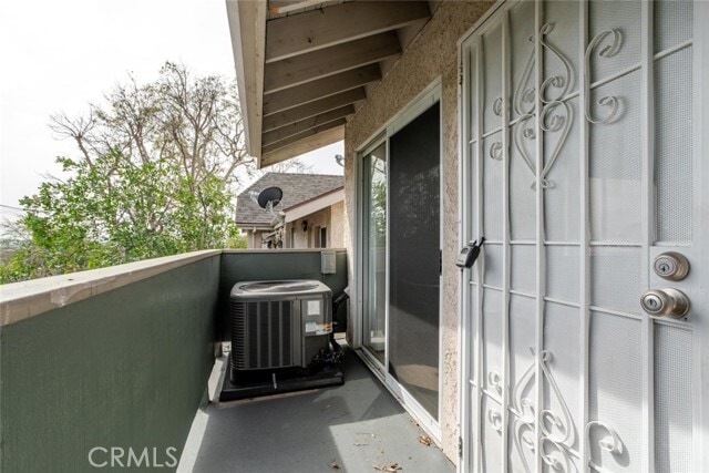 Foto del edificio - 13100 Bromont Ave