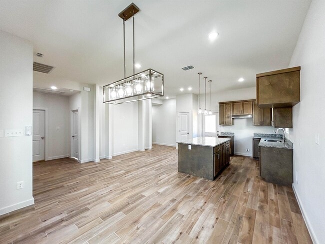 Building Photo - 5008 Cherimoya Ln