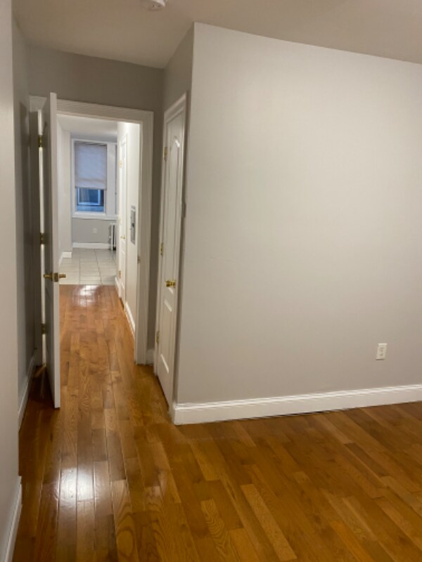 Foto del edificio - 7011 Hudson Ave