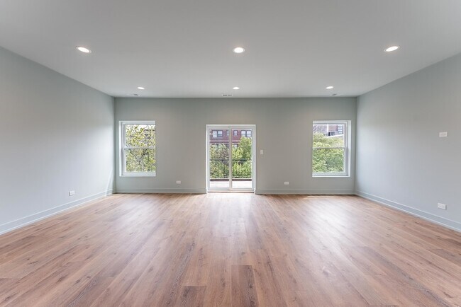 Building Photo - 4716 N Winthrop Ave
