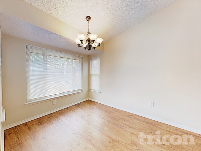 Foto del edificio - 1865 Shannon Lake Dr