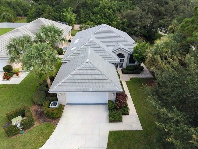 Building Photo - 501 SW Hampton Ct