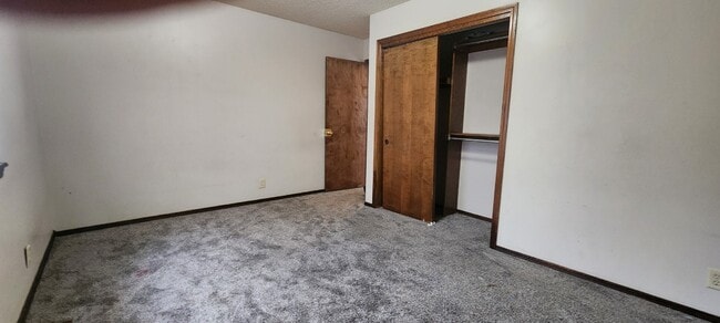 Building Photo - 1206 E Selma St