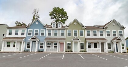 Building Photo - 215 Crescent Wy