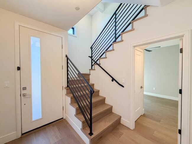 Building Photo - Newer Modern Single Family Home With Cupertino Schools