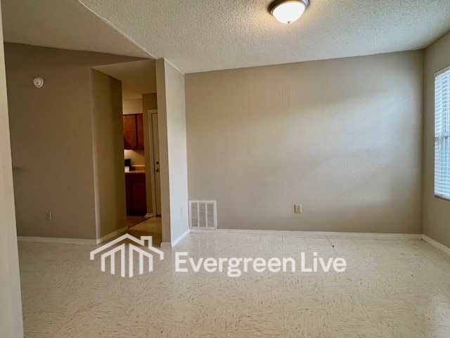 Foto del edificio - 107 Jardin Ct