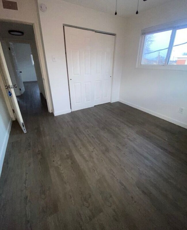 Building Photo - 815C Courtois