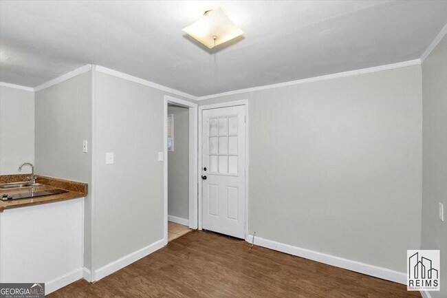 Foto del edificio - 1926 Howard Ave