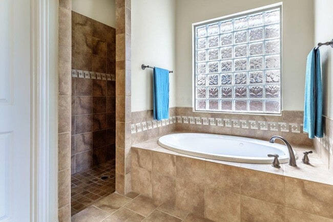 Building Photo - 14430 Daly Dr