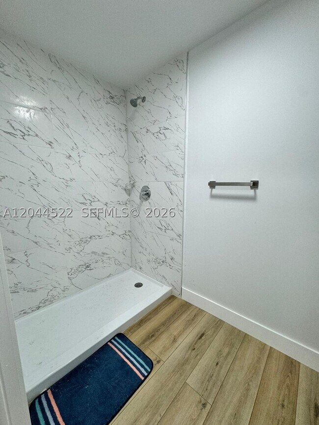 Foto del edificio - 1021 NW 1st St