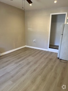 Building Photo - 2102 W Huntington Ave