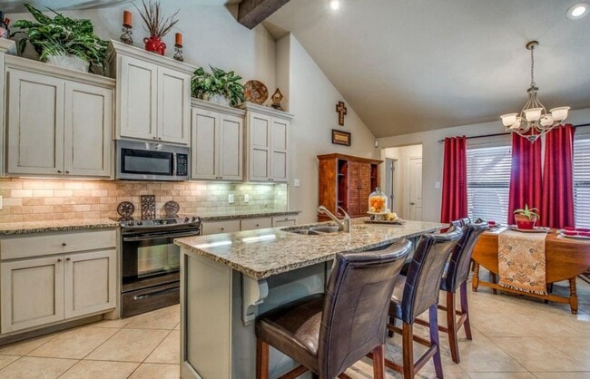 Building Photo - 4 Bedroom 3 Bath, located in Wolfforth, TX