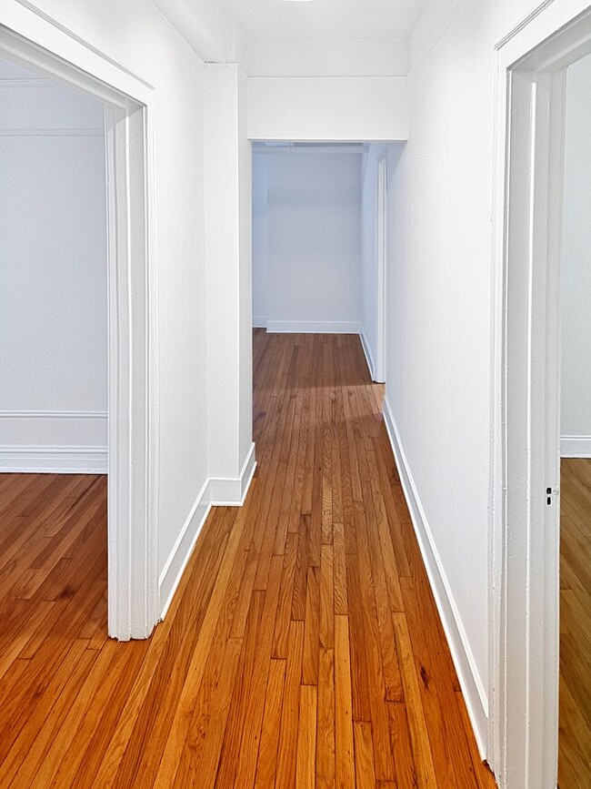 Interior Photo - 930-936 Judson Ave, Evanston