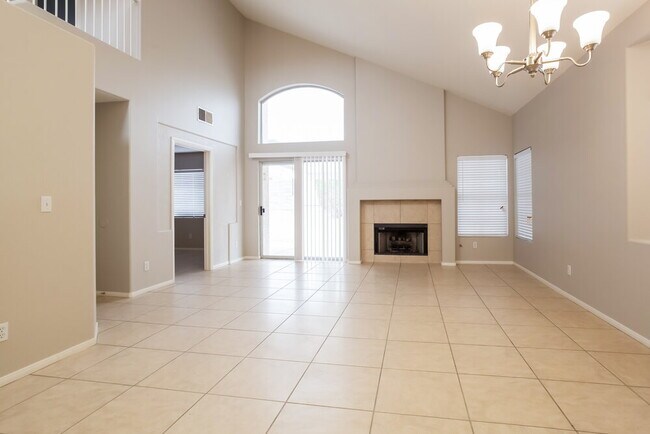 Building Photo - 2642 Ridgewater Cir