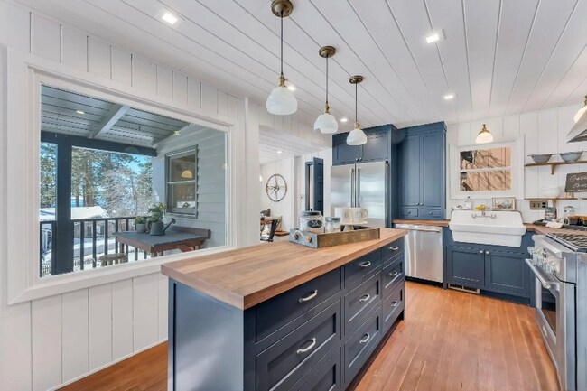 Foto del edificio - 617 Freel Dr