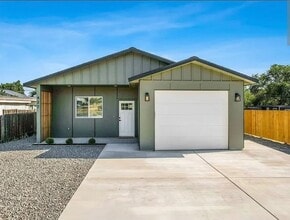 Building Photo - 427 2nd Ave SE