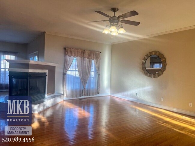 Foto del edificio - HALF OFF FIRST MONTHS' RENT- Welcome Home ...