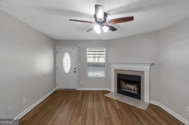 Foto del edificio - 97 Livingston Ln