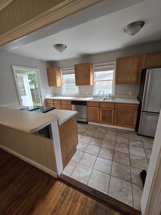 Foto del edificio - 329 E 63rd St