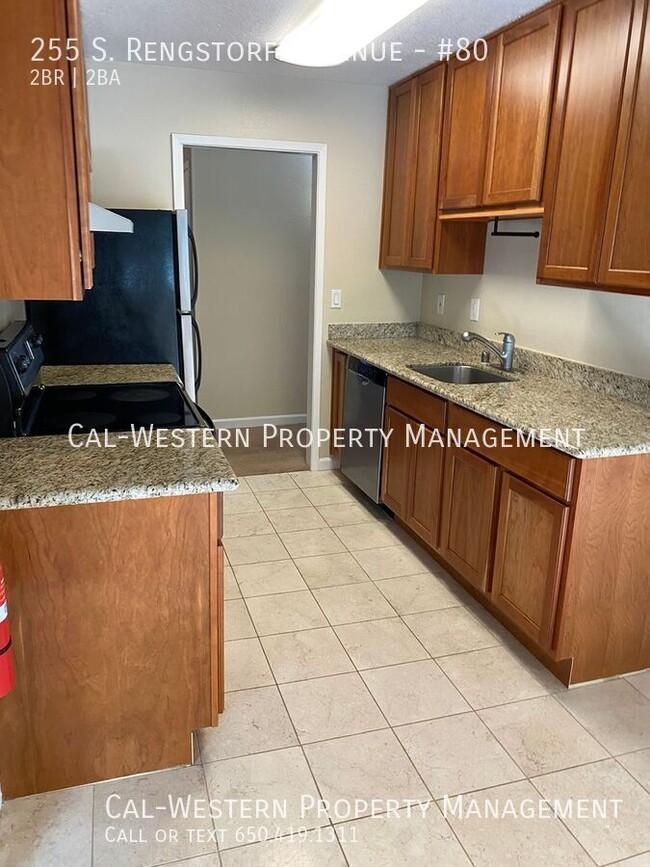 Building Photo - 2 bed 2 bath Condo nestled in the Parkview...