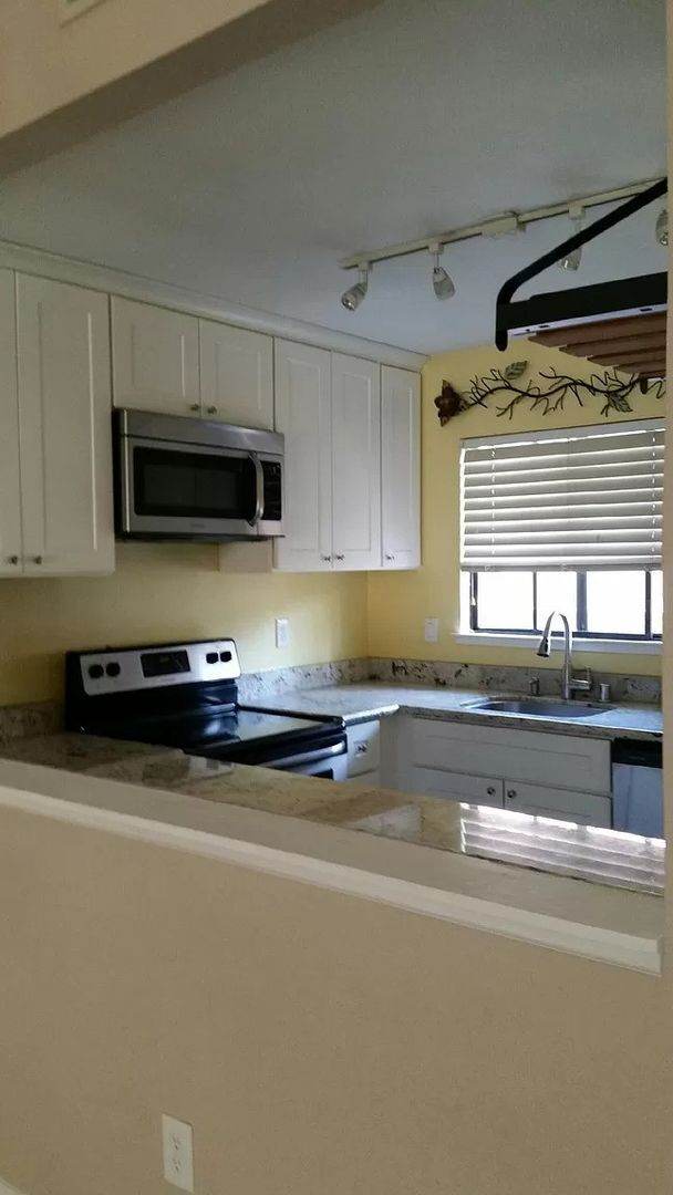 Foto del edificio - Gorgeous 1 bd 1 bath-Close to Downtown Wal...