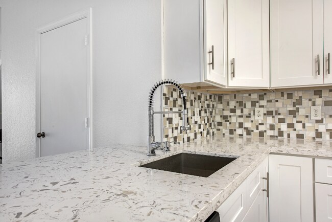 Building Photo - 22 Cordoba Bend