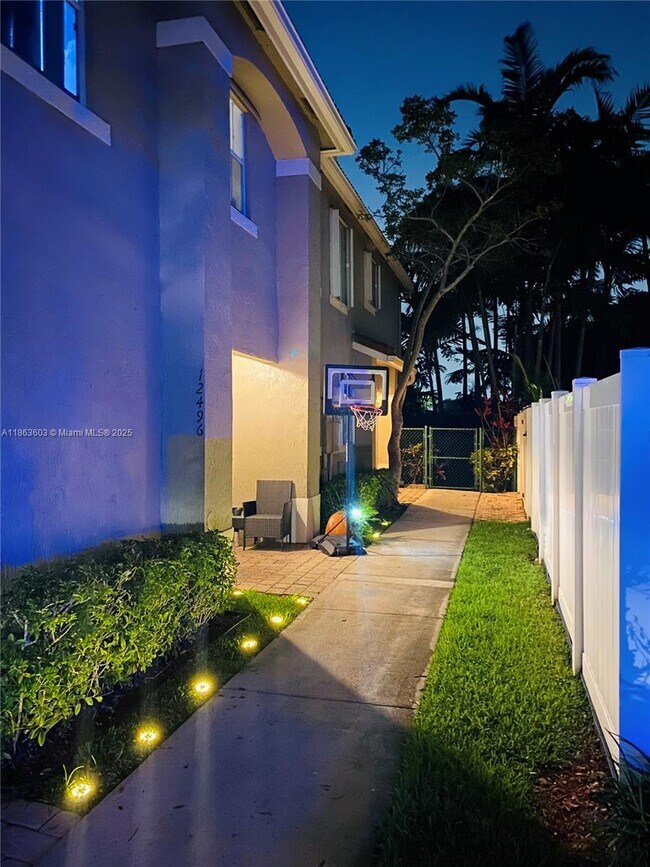 Foto del edificio - 12498 SW 54th St