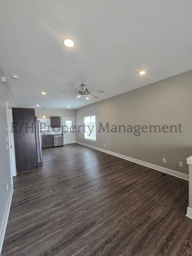 Foto del edificio - 2220 E Village Estates Dr