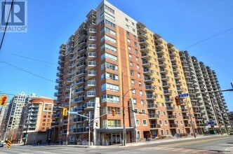 Building Photo - 429 Somerset St W