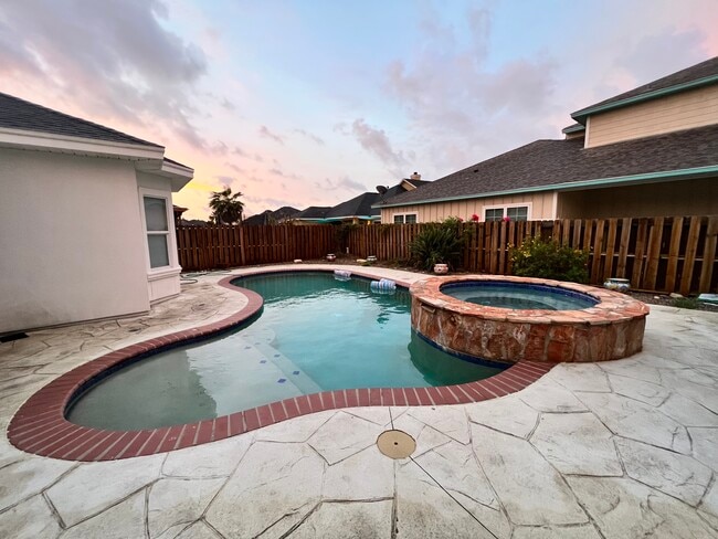 Building Photo - 14001 La Blanquilla Dr