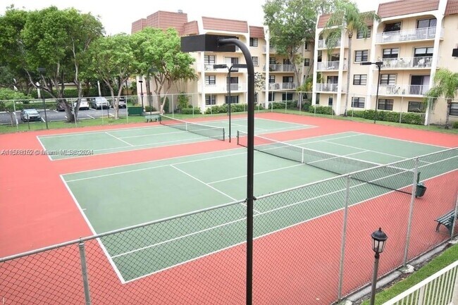 Foto del edificio - 9301 SW 92nd Ave