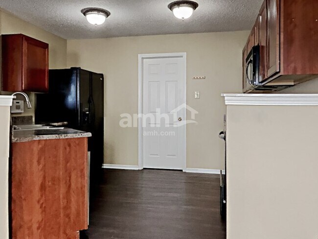 Foto del edificio - 14407 Banister Dr