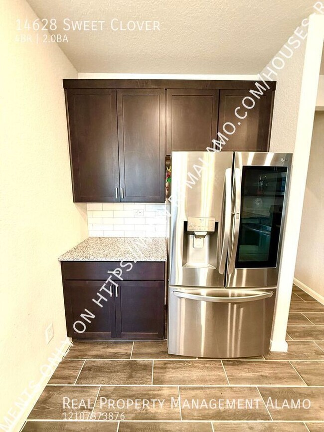 Foto del edificio - AVAILABLE NOW! 4 Bedroom / 2 Bath Home Nea...