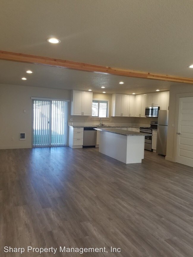 11 West Point Drive, Longview, WA 98632 Condo for Rent in Longview