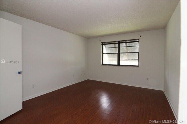 Foto del edificio - 7975 SW 86th St