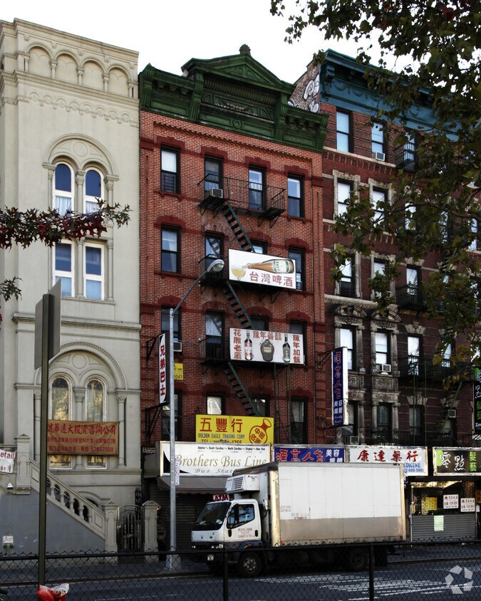 Building Photo - 17 Pike St