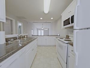 Building Photo - 161 Bentley Dr