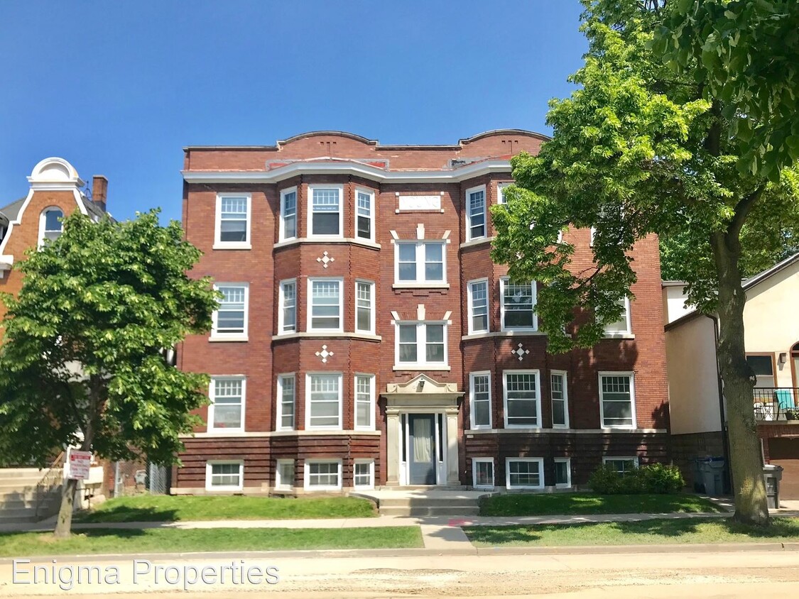 Foto principal - 1690 N Marshall St