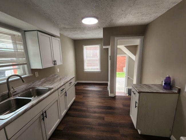 Building Photo - 16401 Judson Dr