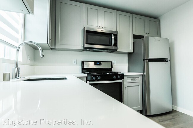 Building Photo - 910 S Grand View St