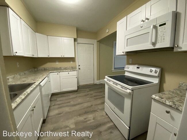Building Photo - 3 br, 1 bath House - 3515 Upton Ave