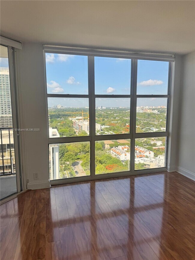 Foto del edificio - 1901 Brickell Ave