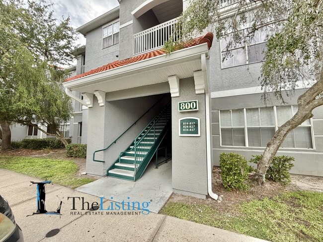 Building Photo - 18001 Richmond Pl Dr