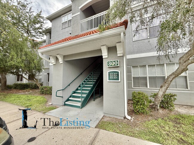 Foto del edificio - 18001 Richmond Pl Dr