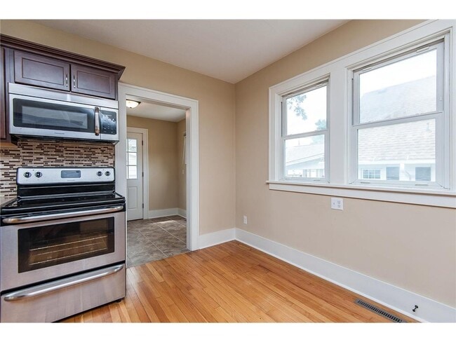 Building Photo - 1126 1st St NW