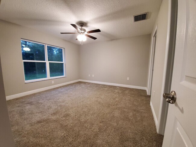 Building Photo - 3/2/2Citrus Springs