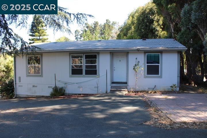Foto principal - 5266 Sunset Dr